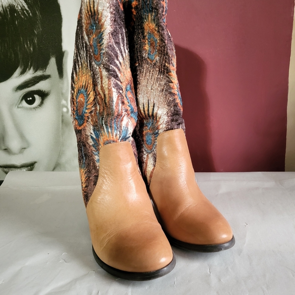 WOMANS ELITE BY CORKYS EMBROIDERED PEACOCK BOOTS SZ 9 - Picture 2 of 12